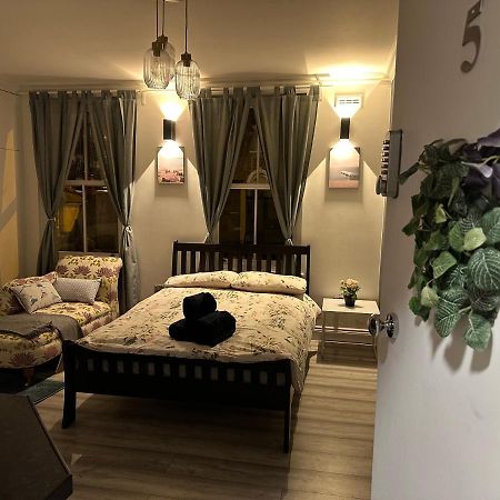 דירות לונדון Guest&Rest 5 מראה חיצוני תמונה