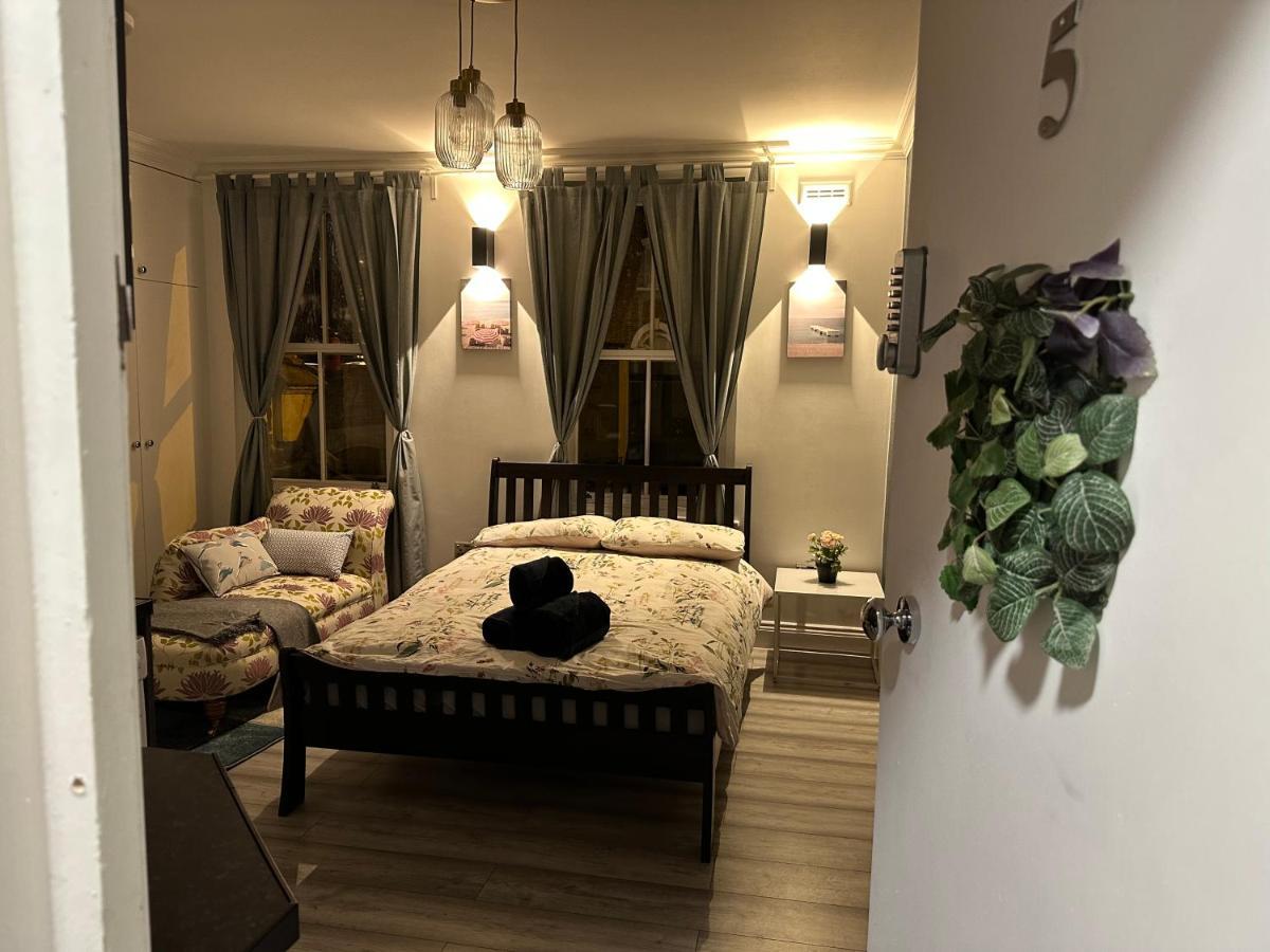 דירות לונדון Guest&Rest 5 מראה חיצוני תמונה